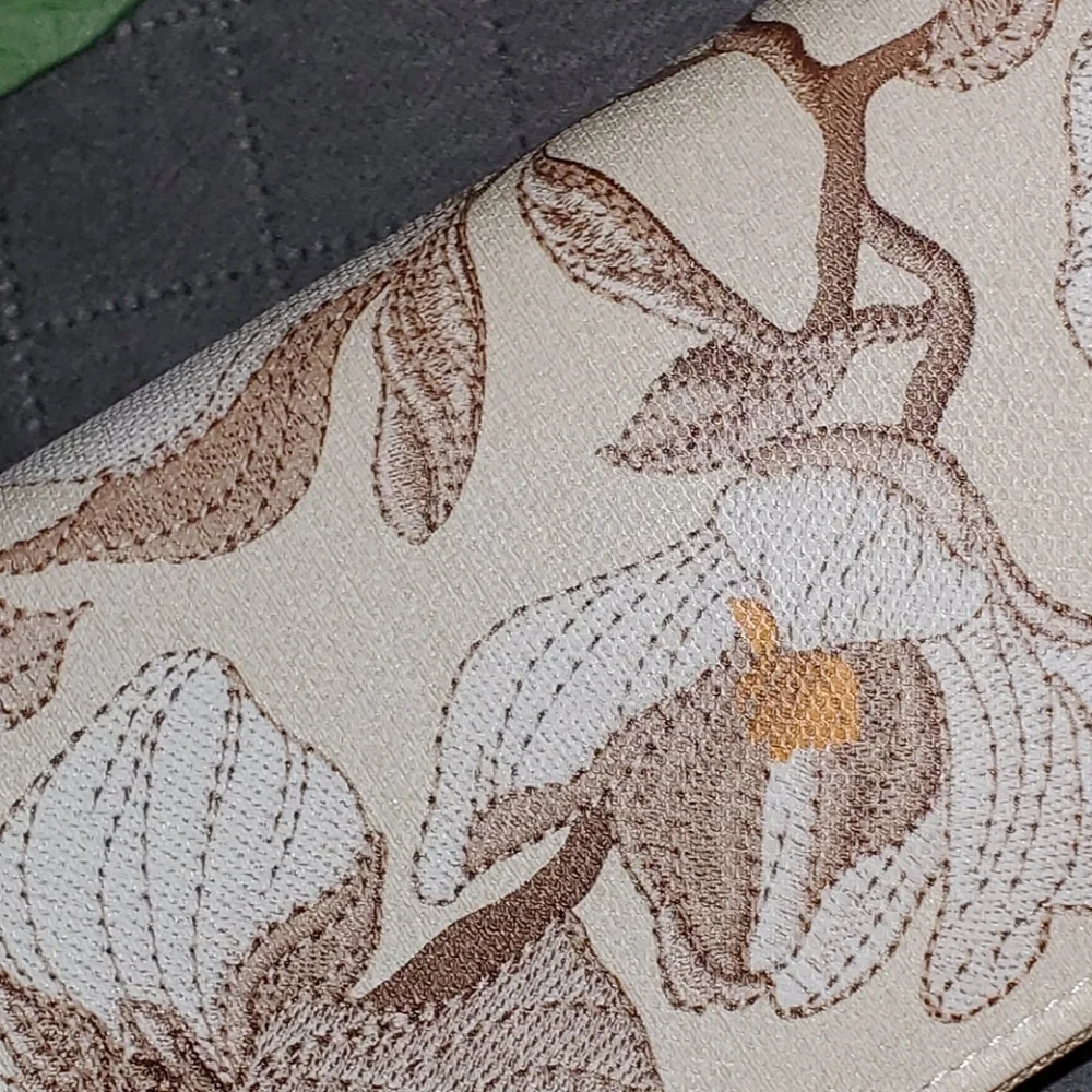 Faux Embroidered Flower Wallet 🌼 🌸 Tan Color